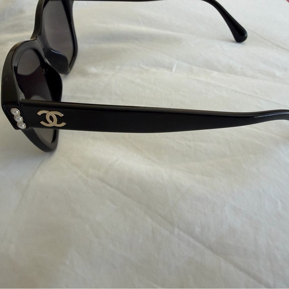 Black Cat-Eye Sunglasses with Pearl Accent - Women Accessories - Picture 7 of 8